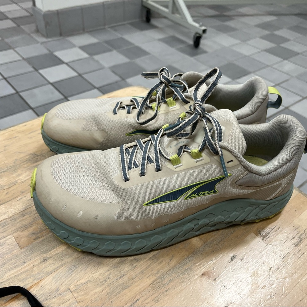 Altra - Outroad 2. Lightly used